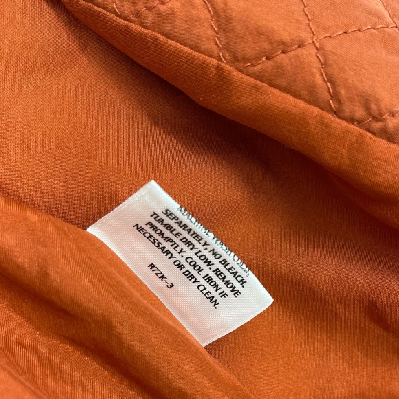 ✨Eileen Fisher Rust Orange 100% Silk Quilted Vest Small - Picture 16 of 16
